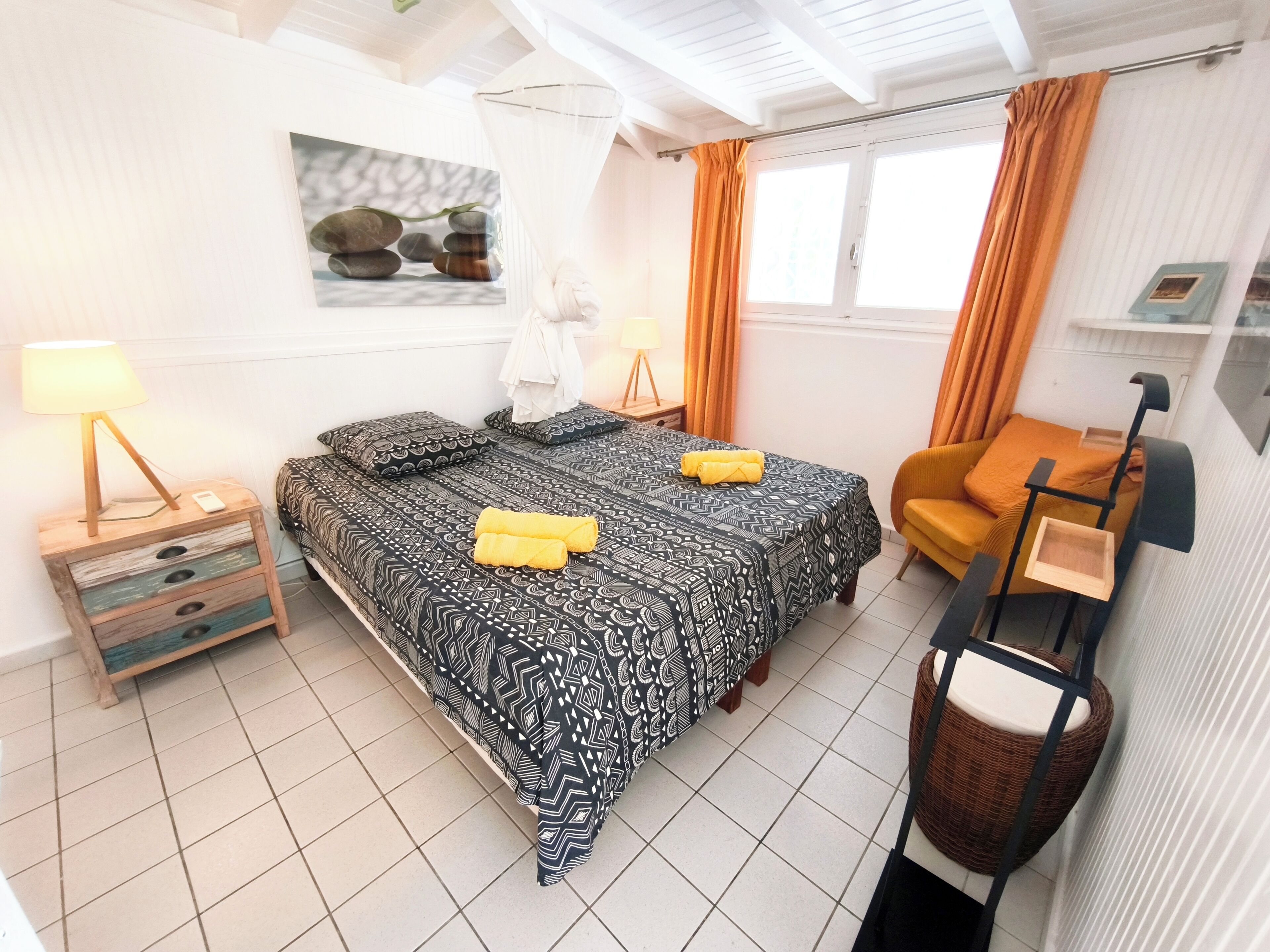 Villa, 2 slaapkamers, uitzicht op zwembad | Een kluis op de kamer, een strijkplank/strijkijzer, gratis wifi
