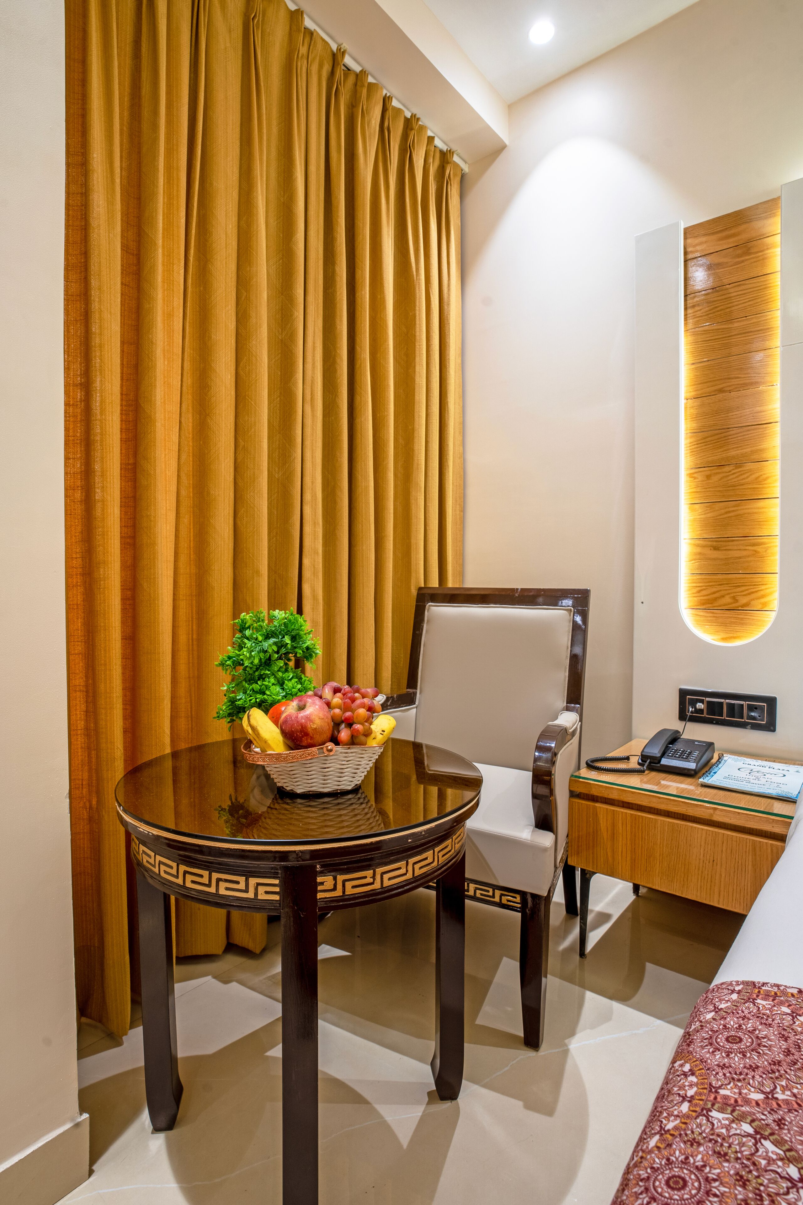 Premium Room | Desk, bed sheets