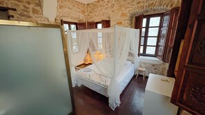 2 chambres, fer et planche à repasser, accès Internet, draps fournis