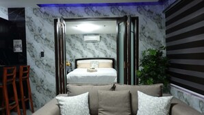 Interior - Modern Condotel Near Clark Airport -5 mins to SM Clark and Walking street (Angeles)