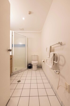 Bathroom - Central 1BR Retreat Sky Tower View & Free Parking (Auckland City)