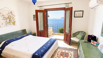 Villa | Iron/ironing board, WiFi (free)