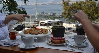 Charming Room in Historic Konak, Turkey - Family-Friendly Retreat