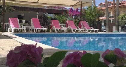 Suite room with pool view