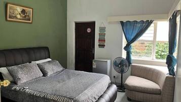 Iron/ironing board, internet, bed sheets