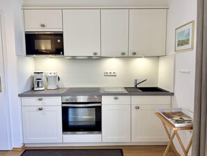 Unclassified image, 3 of 15, button - Reiherweg, Apartment 2 - Beautiful 2-room vacation apartment with two terraces, quiet and (Sylt)