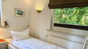 Unclassified image, 3 of 15, button - Reiherweg, Apartment 2 - Beautiful 2-room vacation apartment with two terraces, quiet and (Sylt)