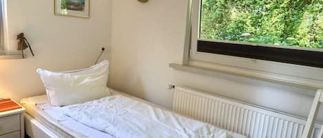 2 bedrooms, in-room safe, WiFi
