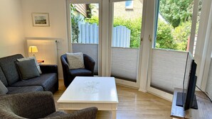 Unclassified image, 2 of 15, button - Reiherweg, Apartment 2 - Beautiful 2-room vacation apartment with two terraces, quiet and (Sylt)