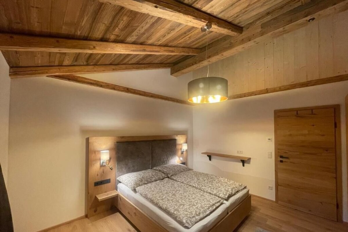 Deluxe Apartment, Balcony, Mountain View | Soundproofing, WiFi (free)
