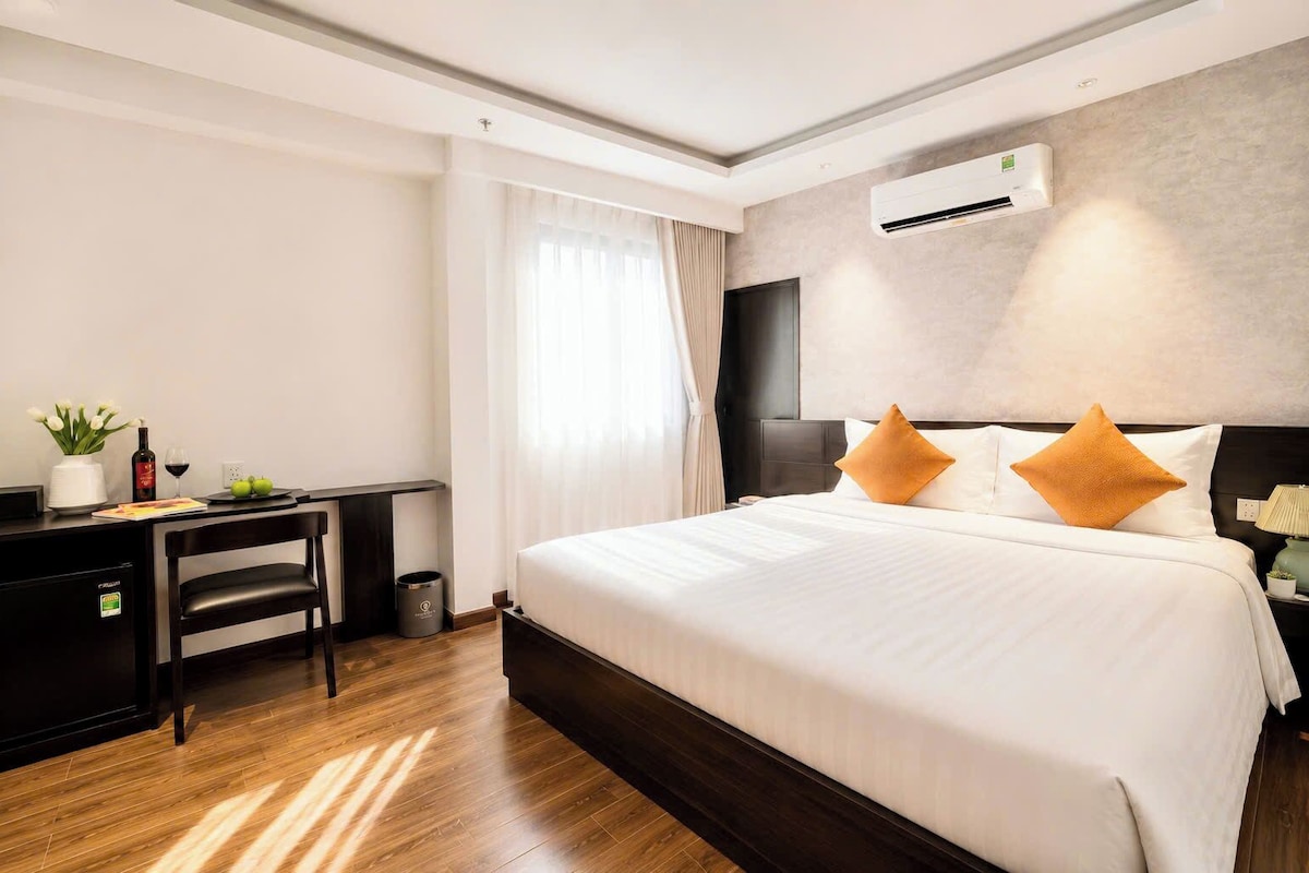 Kamar Double Deluks | Minibar, meja kerja, ruang kerja ramah laptop, dan Wi-Fi gratis