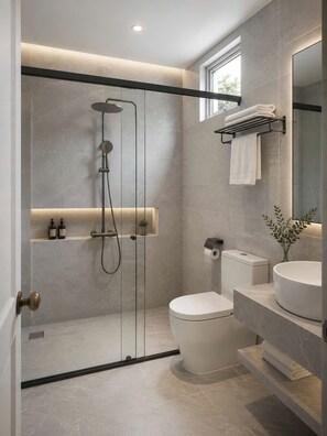 Shower, free toiletries, hair dryer, towels - CORNER INN BEN THANH HOTEL (Ben Thanh)