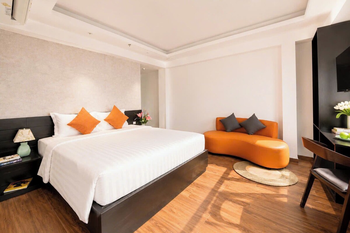 Suite | Minibar, meja kerja, ruang kerja ramah laptop, dan Wi-Fi gratis