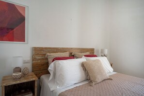 1 bedroom, iron/ironing board, WiFi, bed sheets - Beyond the Coni – An Oasis of Relaxation (MONOPOLI)