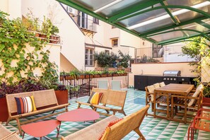 Apartament de luxe, 1 llit de matrimoni i sofà llit | Terrassa o pati