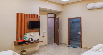 KANHA HOTEL & HOMESTAY