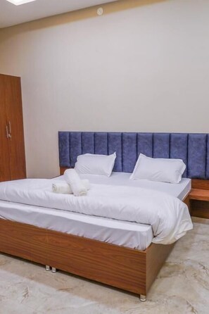 Double Room - KANHA HOTEL & HOMESTAY (Phagwara)