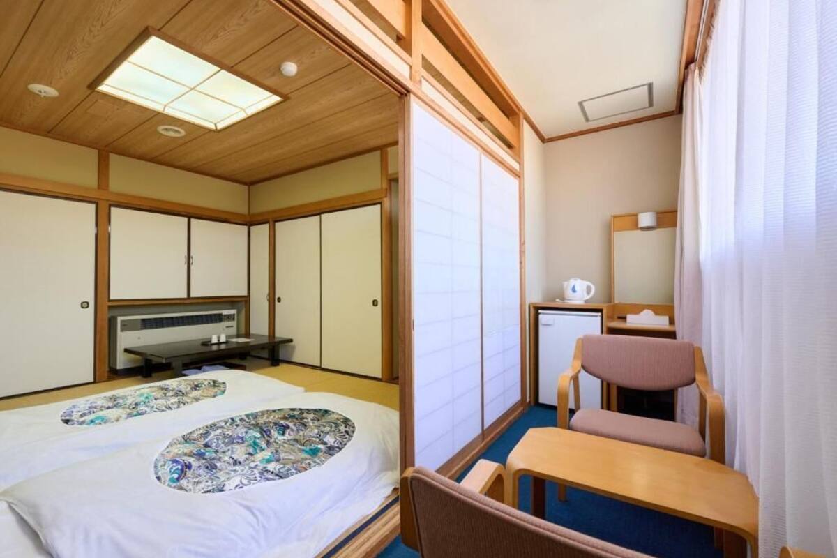 Chambre avec lits jumeaux de style japonais, non-fumeurs | Bureau, Wi-Fi gratuit, draps fournis