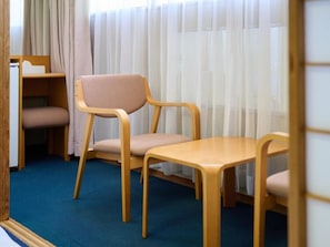 Chambre avec lits jumeaux de style japonais, non-fumeurs (8 Tatami) | Bureau, Wi-Fi gratuit, draps fournis