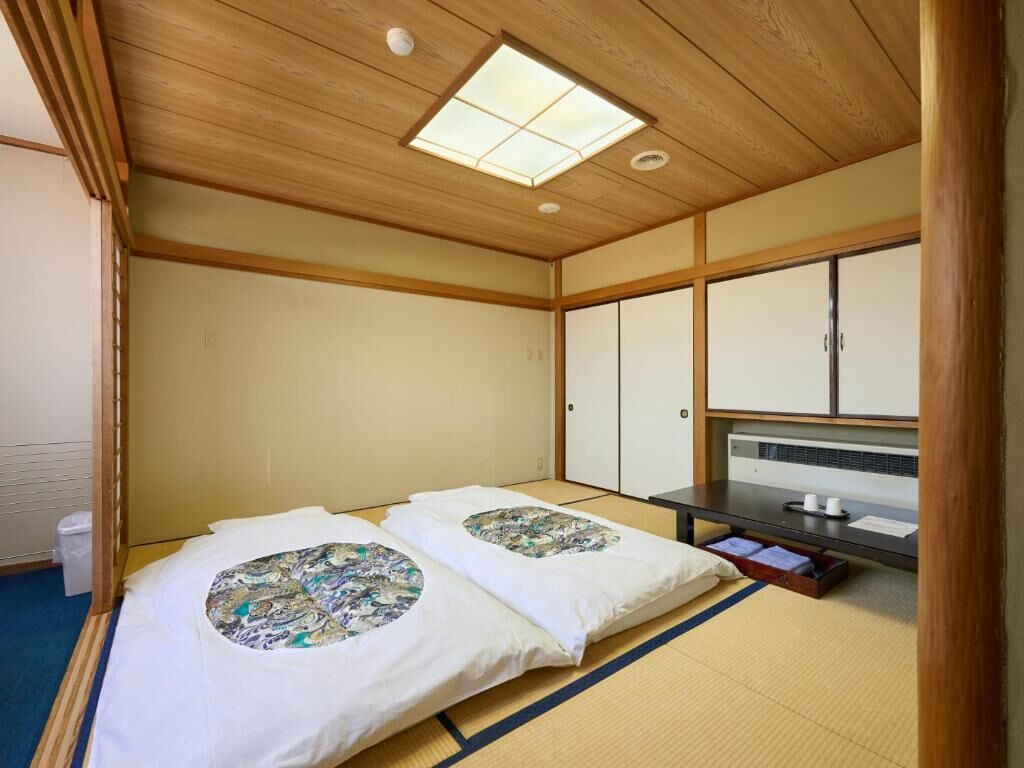 Habitació doble (amb llits separats) d'estil japonès, no fumadors (8 Tatami) | Escriptori, wifi gratuïta i roba de llit 