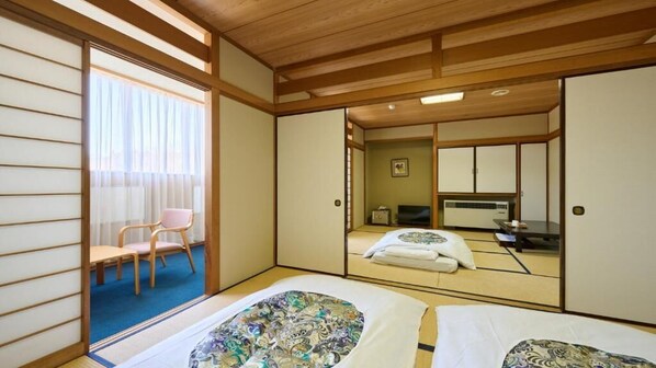 Japanese-style Quadruple Room (2 spaces)