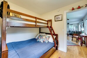 2 habitaciones, tabla de planchar con plancha, internet y ropa de cama 