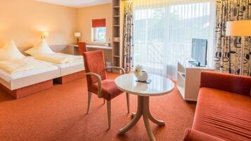 Double Room, Balcony, Valley View | In-room safe, desk, blackout drapes, WiFi (free)