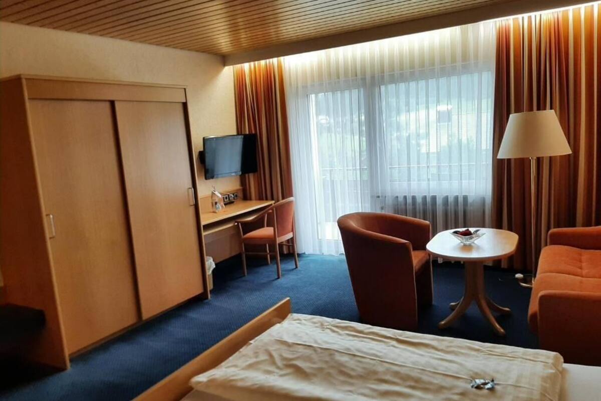 Kamar Double Deluks, balkon, pemandangan lembah | Brankas, meja kerja, tirai kedap cahaya, dan Wi-Fi gratis