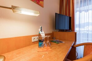 Kamar Single, balkon, pemandangan gunung | Interior