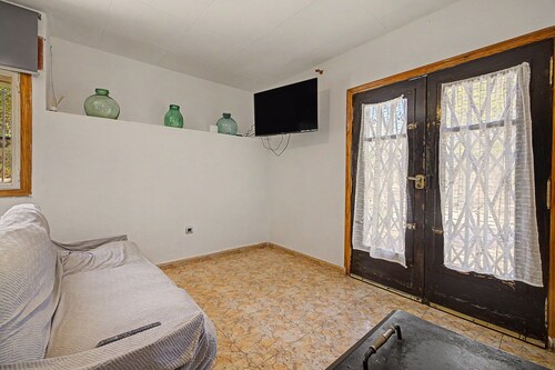 Country House 'Ca Lo Maraco' with Mountain Views, Private Garden, and Wi-Fi