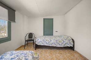 3 bedrooms, WiFi, bed sheets