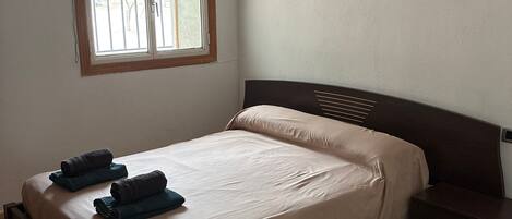 3 bedrooms, WiFi, bed sheets
