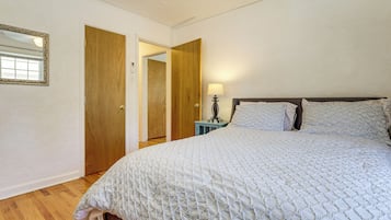 1 bedroom, internet, bed sheets