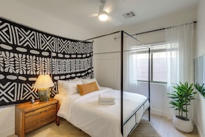 Iron/ironing board, Internet, bed sheets