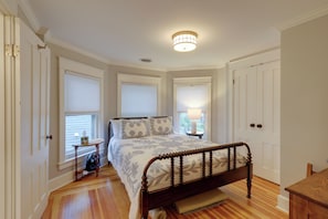 Room - 'The Hand House!' Walk to Downtown & Course (Saratoga Springs)