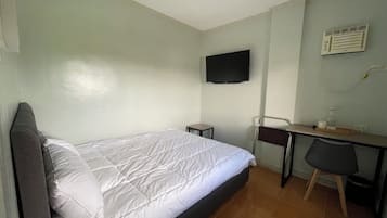 7 bedrooms, WiFi, bed sheets