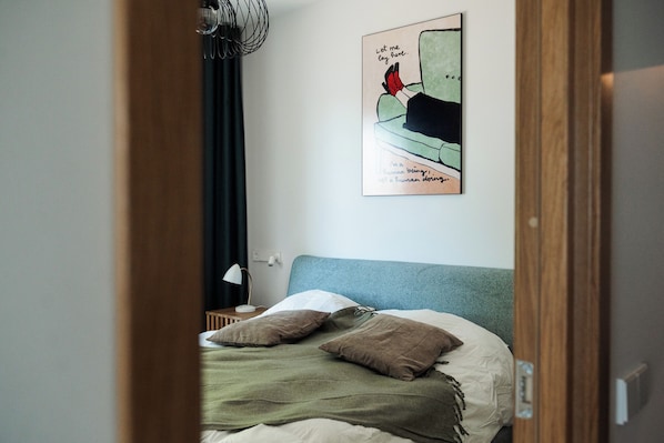 2 habitaciones, tabla de planchar con plancha, internet y ropa de cama 