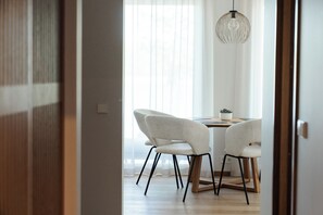 Dining - Jaanson Residence I Free Sauna & Parking (Pärnu)