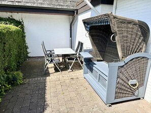 Outdoor dining - Vrbo Property (Westerland)
