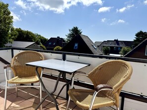 Outdoor dining - Vrbo Property (Westerland)