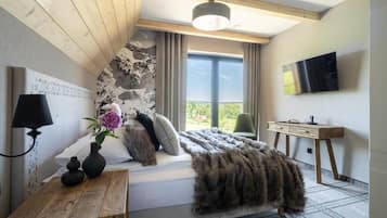 Deluxe Double Room, Balcony, Mountain View | Soundproofing, iron/ironing board, WiFi (free)