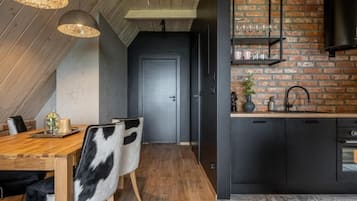 Apartment, Balcony, Mountain View | Dining