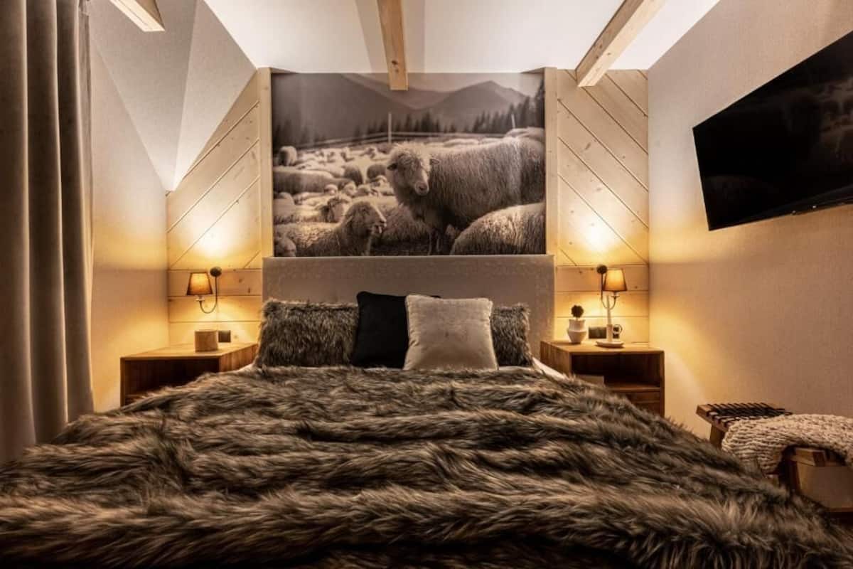 Habitación doble Deluxe, balcón | Insonorización, tabla de planchar con plancha y wifi gratis