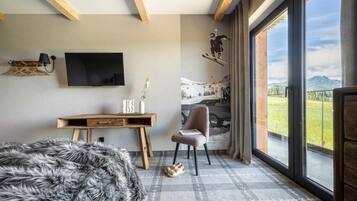 Tweepersoonskamer, balkon, uitzicht op bergen | Interieur