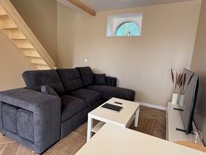 Living area - Vrbo Property (Saint-Loup)