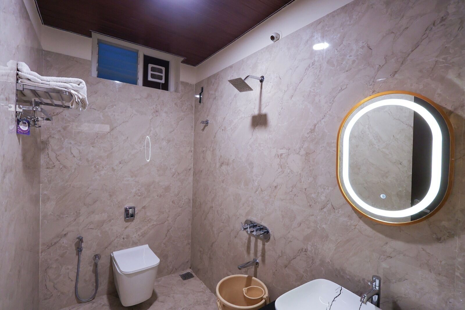 Deluxe Room | Bathroom