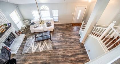 Deevine Homes - Private Bedroom with Shared Bathroom (1)