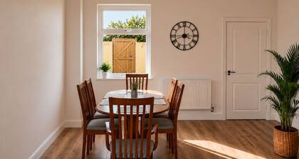 Bright Treforest Home | Ideal for USW & Station