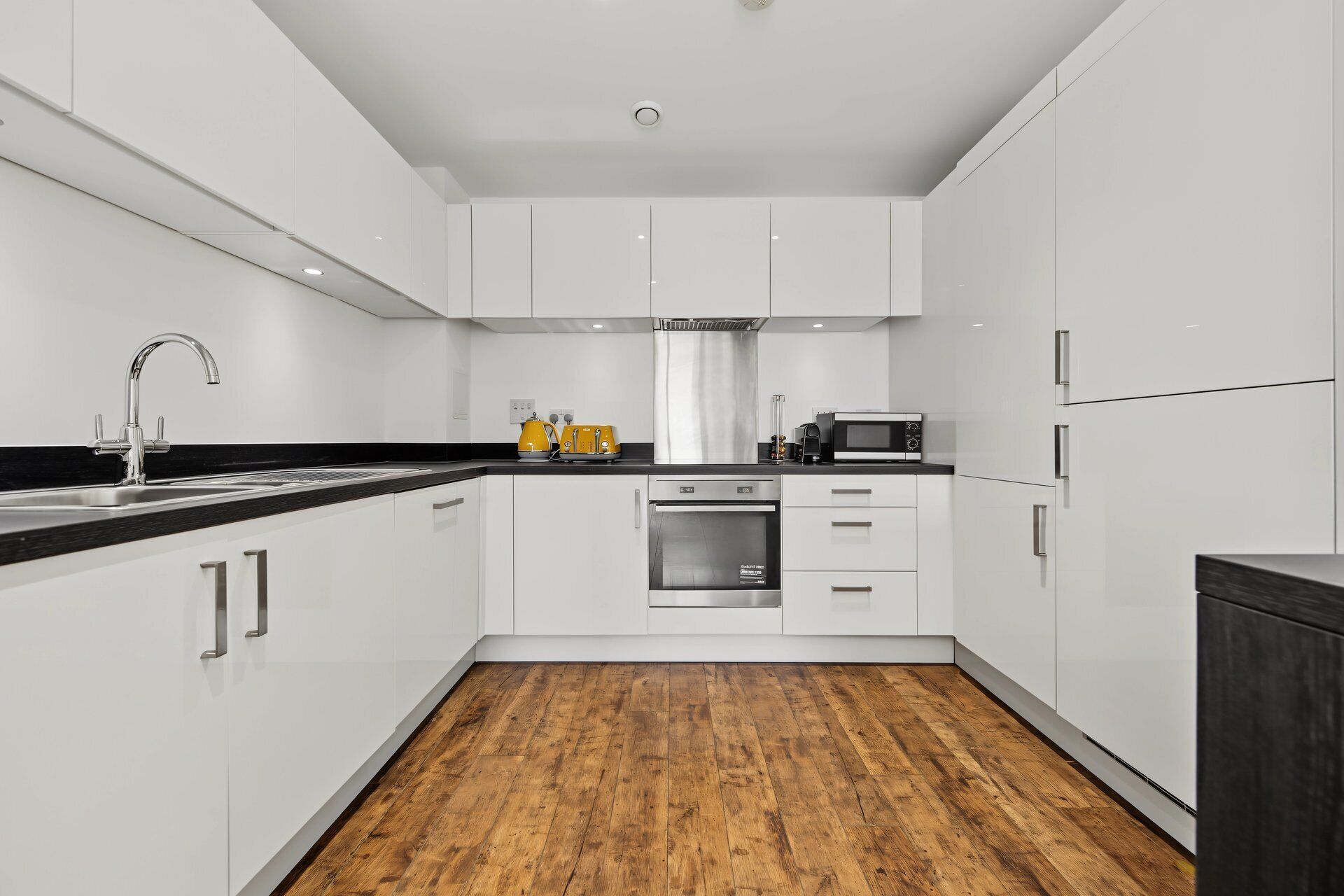 Coffee/tea maker, microwave, dishwasher, toaster