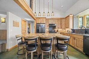 Unclassified image, 4 of 37, button - Twin Lakes Lodge with Scenic Mountain Views (Twin Lakes)
